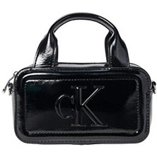 Calvin Klein Kadın Ck Bold Mini Bauletto Deri Çapraz Askılı Çanta