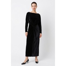 Setre Siyah Kol Ve Yaka Detaylı Belden Drapeli Midi Boy Elbise