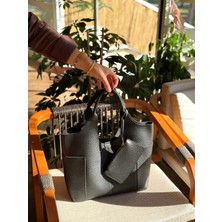 Blackbird Luxe Luvia El ve Omuz Çantası – Kadın Şık & Günlük Çanta(Yavru Çantalı ve Kartlık Detaylı)