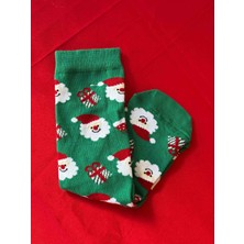 Sfenks. Yılbaşı Temalı Noel Baba Desenli Yeşil Çorap – Unisex, Yumuşak ve Esnek