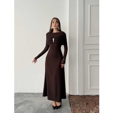 Cemo Kayık Yaka Gold Aksesuar Detaylı Maxi Elbise