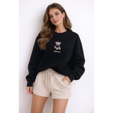 Kadın Ayıcıklı Nakışlı Sweatshirt Yuvarlak Yaka Pamuklu Siyah Renkte Regular Kesim 3 Iplik Şardonlu