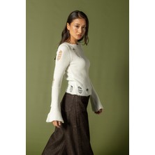 Nisan Triko Yırtık Detaylı Triko Kazak