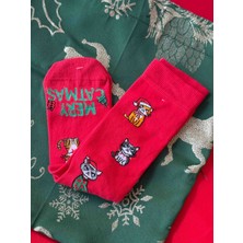 Sfenks. Yılbaşı Temalı Kedi Desenli Kırmızı Çorap – Unisex, Yumuşak ve Esnek