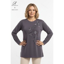 Ravencia Kadın Orta Yaş ve Üzeri Viskon Yapraklı Desen Taşlı Yırtmaçlı Işlemeli Likralı Anne Penye Bluz