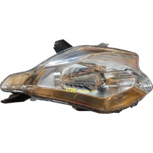 Mitsubishi L200 Far Açık Sarı Sağ 2015