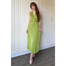 Dilay Gökoğlu Butik Kruvaze Yaka Krinkıl Midi Tokalı Yeşil Elbise