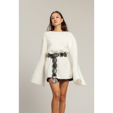 Nisan Triko Yırtmaçlı Oversıze Triko Kazak