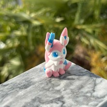 Va Hobi 3D Sylveon #0700 Figürü – Koleksiyonluk Masa Üstü Dekor