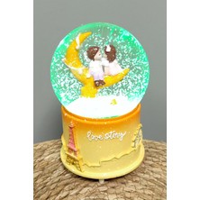 Sevgili Çift Hilal Pilli Müzikli Işıklı Kar Küresi (Büyük Boy)