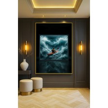 Wallivo Ekrandan Çıkan Devasa Fırtınalı Dalgalarla Mücadele Eden Kayakçı Gümüş Metal Çerçeveli Kanvas Tablo