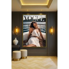 Wallivo Vogue Estetiği - Güneşli Gün ve Model Sanatsal Gold Metal Çerçeveli Kanvas Tablo