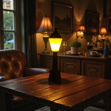 Nostaljik Sokak Lambası Tasarımlı Pilli LED Masa Lambası - Dekoratif Gece Lambası