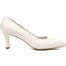 Celal Gültekin Kadın Bej İnce Topuklu Deri Klasik Ayakkabı