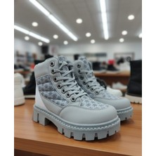 Kar Tanesi Baskılı Çocuk Botu | Tırtıklı Kalın Taban & Soğuk Hava Koşullarına Uyumlu