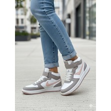 Asiya Yüksek Konçlu Spor Ayakkabı: Stil ve Konforun Birleşimi