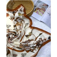 LİCSHE Licshe Krem Zemin Kahverengi Çiçek Desenli Ipek Dokulu Kare Eşarp