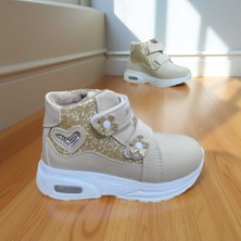 ✨ Parlak Adımlarla Gelen Şıklık: Işıltılı Kalp Detaylı Çocuk Bot/sneaker ✨