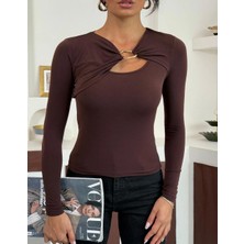 Esila Moda Kadın Kahverengi Aksesur Detay Bluz