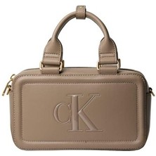 Calvin Klein Kadın Ck Bold Bauletto Omuz Çantası