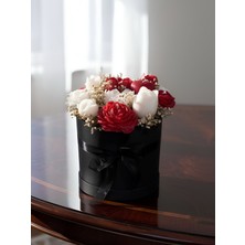 World Araştırma Botanica Home Rituals Scarlet Bloom El Yapımı Buket Mum – Siyah Kutuda Premium Hediye (17–18 Cm)