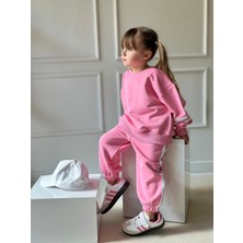 Kız Çocuk Pembe Eşofman Takımı – Şerit Detaylı, Oversize Kesim, Pamuklu Spor Takım