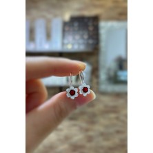 Erer Gümüş Gümüş Çiçek Model Kırmızı Taşlı Çocuk Küpesi
