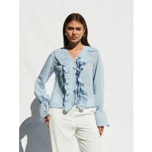 Ayshan Mavi Önü Fırfır ve Bağcık Detaylı Gömlek