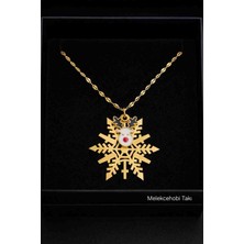 Stainless Steel Yılbaşı Temalı Kar Tanesi & Geyik Figürlü Kolye – Gold Renk