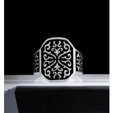 Yıldırım Simetrik Motifli 925 Ayar Gümüş Erkek Yüzük – Klasik Oksitli Tasarım