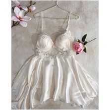 Güpür Detaylı Beyaz Saten Gecelik 6549