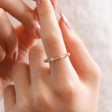 Goldium 14 Ayar Taş Detaylı Altın Yüzük