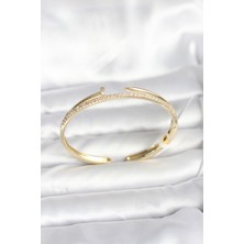 Style Of Carmen Pirinç Gold Renk Zirkon Taşlı Çivi Model Kadın Kelepçe Bileklik