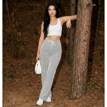 Kadın Su Yolu Çizgili Lastikli Bol Paça Pantolon Eşofman Altı – Yazlık Rahat Stil ve Günlük Şıklık