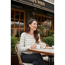 Lela Standart Fit Çizgili Yumuşak Dokulu Crop Triko Hırka Bayan Hırka 4615551