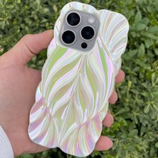 CepStok iPhone 14 Pro Kılıf Yaprak Desenli Parlak Darbe Önleyici Silikon Kapak