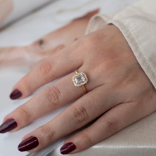 Oroline Kuyumculuk 8 Ayar Altın Tektaş Yanı Taşlı Kadın Yüzük