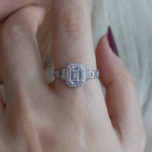 Oroline Kuyumculuk 14 Ayar Altın Beyaz Baget Yanı Taşlı Kadın Yüzük