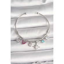 Pazarcan Pirinç Gümüş Renk Sallantı Zirkon Taşlı Kutup Yıldız Figür Kalp Detay Charm Kadın Bileklik