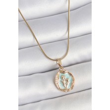 Pazarcan 316L Çelik Gold Renk Zincir Turkuaz Mineli Çiçek Işlemeli Portre Model Kadın Kolye