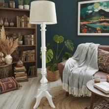 Ahlat Ağacı Ahşap Atölyesi El Işçiliği Beyaz Ahşap Lambader Dayanıklı ve Estetik Şık Dekoratif Beyaz Ayaklı Aydınlatma