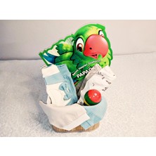 Yenidoğan Hediye - Minik Kaşif Lüks Seti (Kare Hasır Sepet & 2 Ayrı Zıbın Takımı & Hikaye Kitabı)