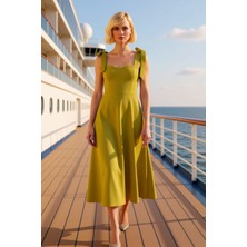 Benerly Kadın Kalp Yaka Kalın Askılı Düz Desen Skater Kalıp Dokuma Midi Elbise Fonksiyonel Estetik