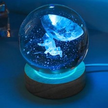 BT Teknik Dekoratif Uçan Astronot Tasarımlı Ahşap Altlıklı Işıklı Cam Küre Büyük Boy Cam:8cm Ahşap:2cm