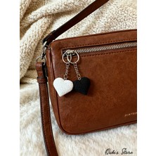 Qukis Store Kalpli Anahtarlık 2 Adet, 1 Adet Siyah, 1 Adet Beyaz