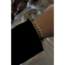 Adorıa Kalp Detaylı Pirinç Üzeri Altın Kaplama Bileklik