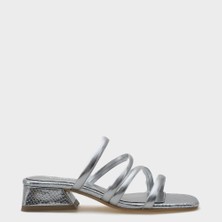 Kindep Petunya Biyeli Kısa Topuklu Günlük Kadın Terlik Gumüş