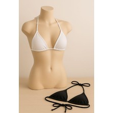Kadın Siyah ve Beyaz Minimal Kesim Üçgen Bikini Üstü – Modern ve Şık Tasarım