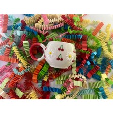 Prehistorik Dükkan Kabartmalı Kiraz Figürlü Fincan