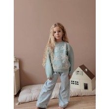 Yiğit Butik Kız Çocuk Çiçek Işlemeli Kazak ve Jean Takım